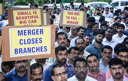 bank staff protest mangalore